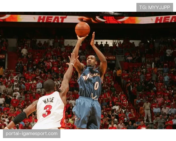 奇才主场为球队名宿吉尔伯特-阿里纳斯举行球衣退役仪式